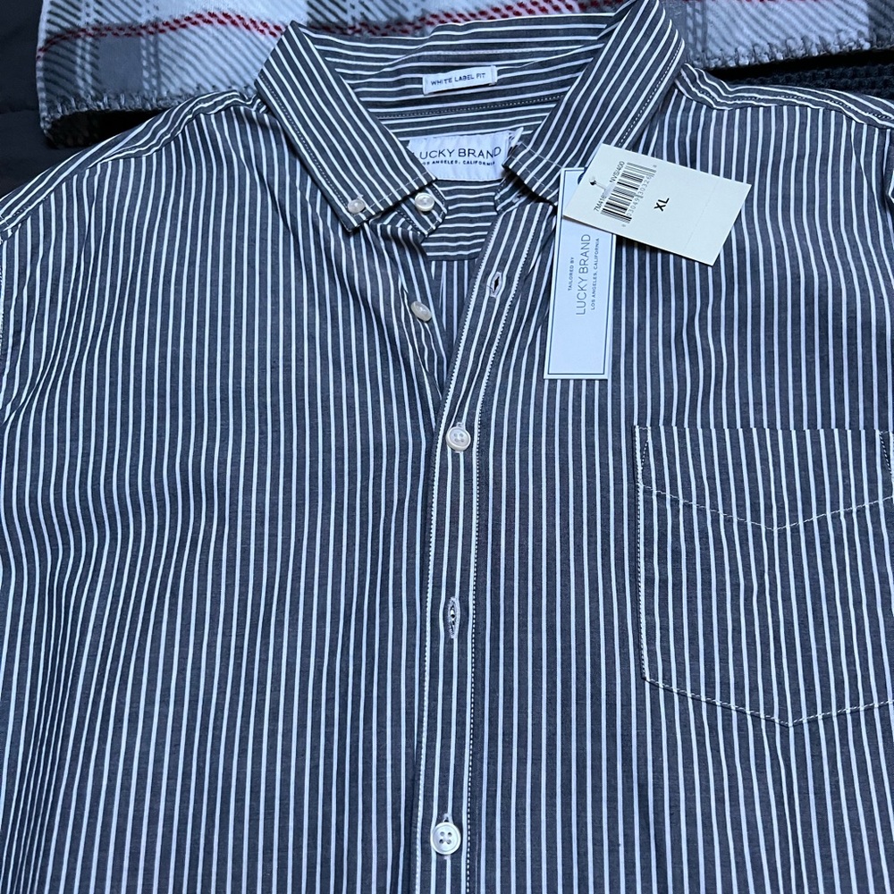 Men’s Lucky Brand Casual dress shirt never worn.